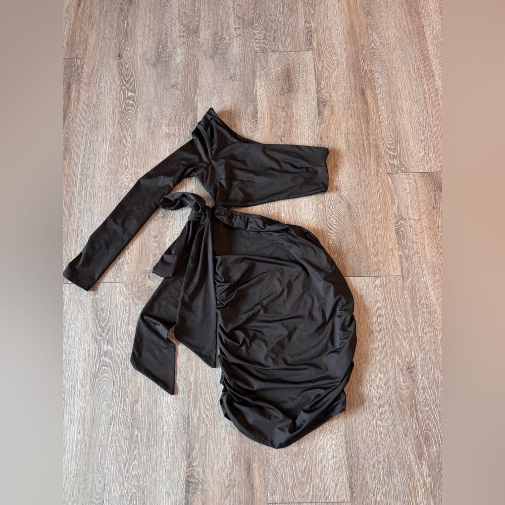 Sophisticated Black One-Shoulder Dress